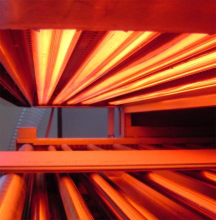 Infrared drying module operating with an airknife